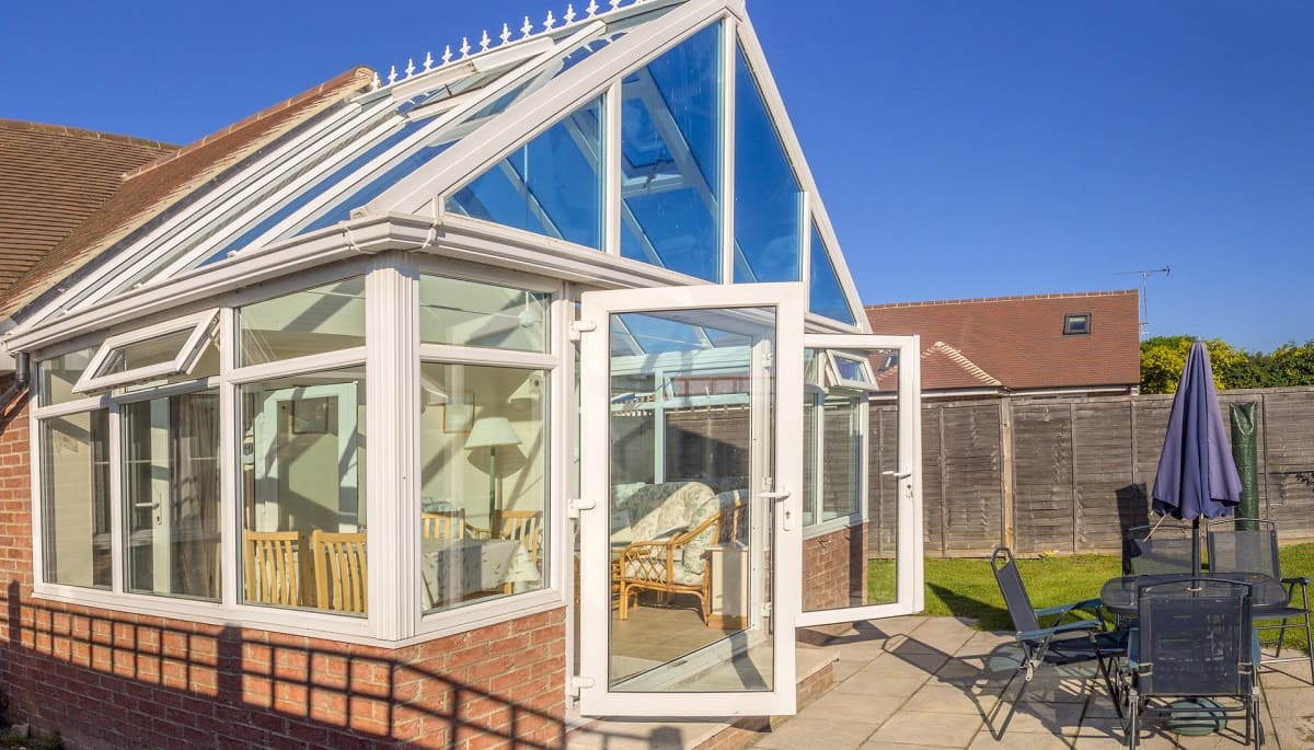 What Is The Difference Between A Sunroom And A Conservatory