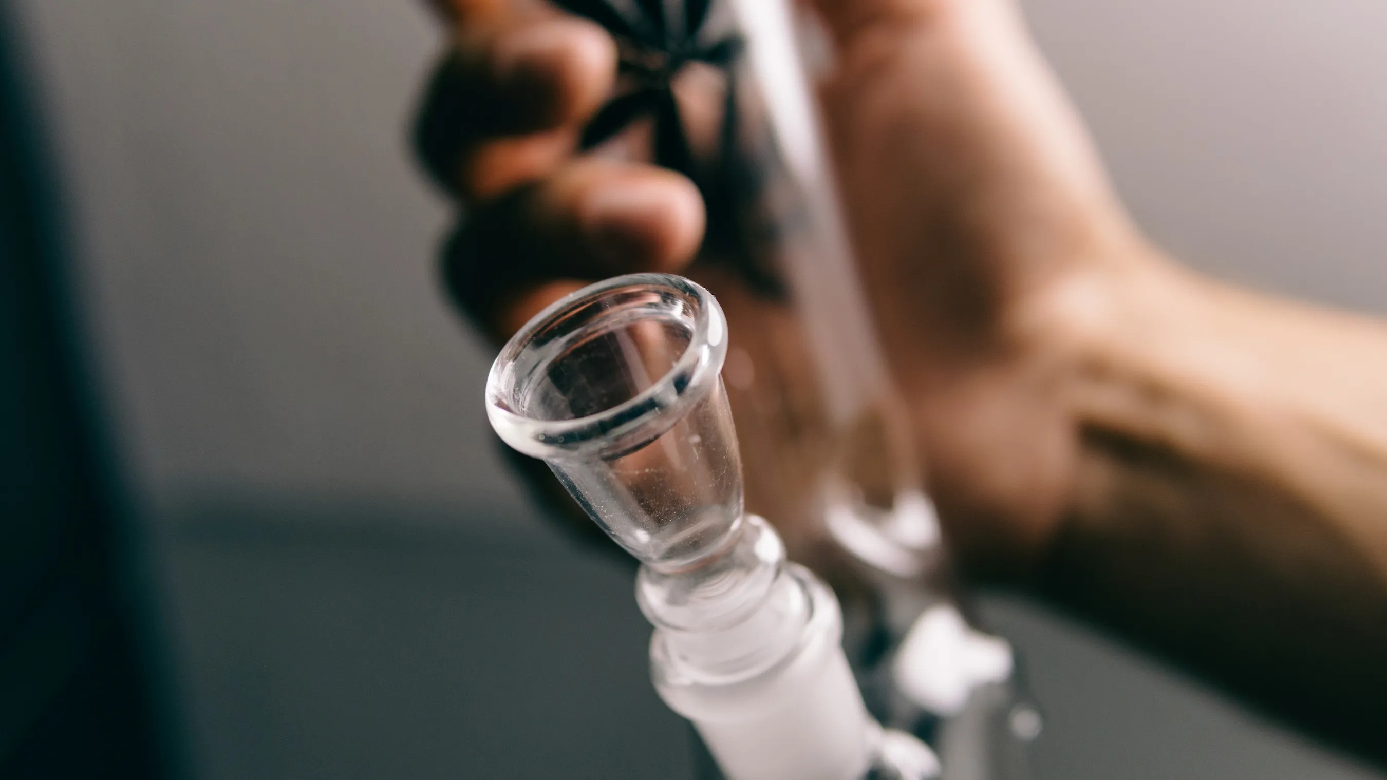 What Is The Fastest Way To Clean A Glass Pipe
