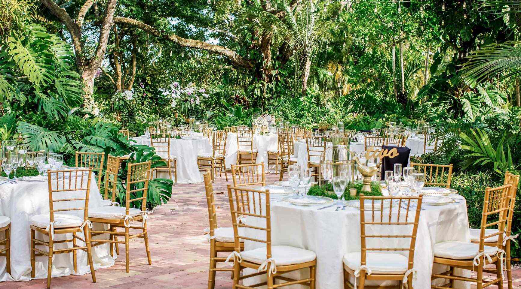 What To Do If It Rains On Your Outdoor Wedding Reception