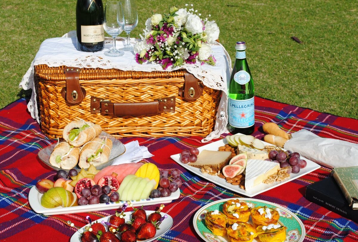 What To Eat On A Picnic Date
