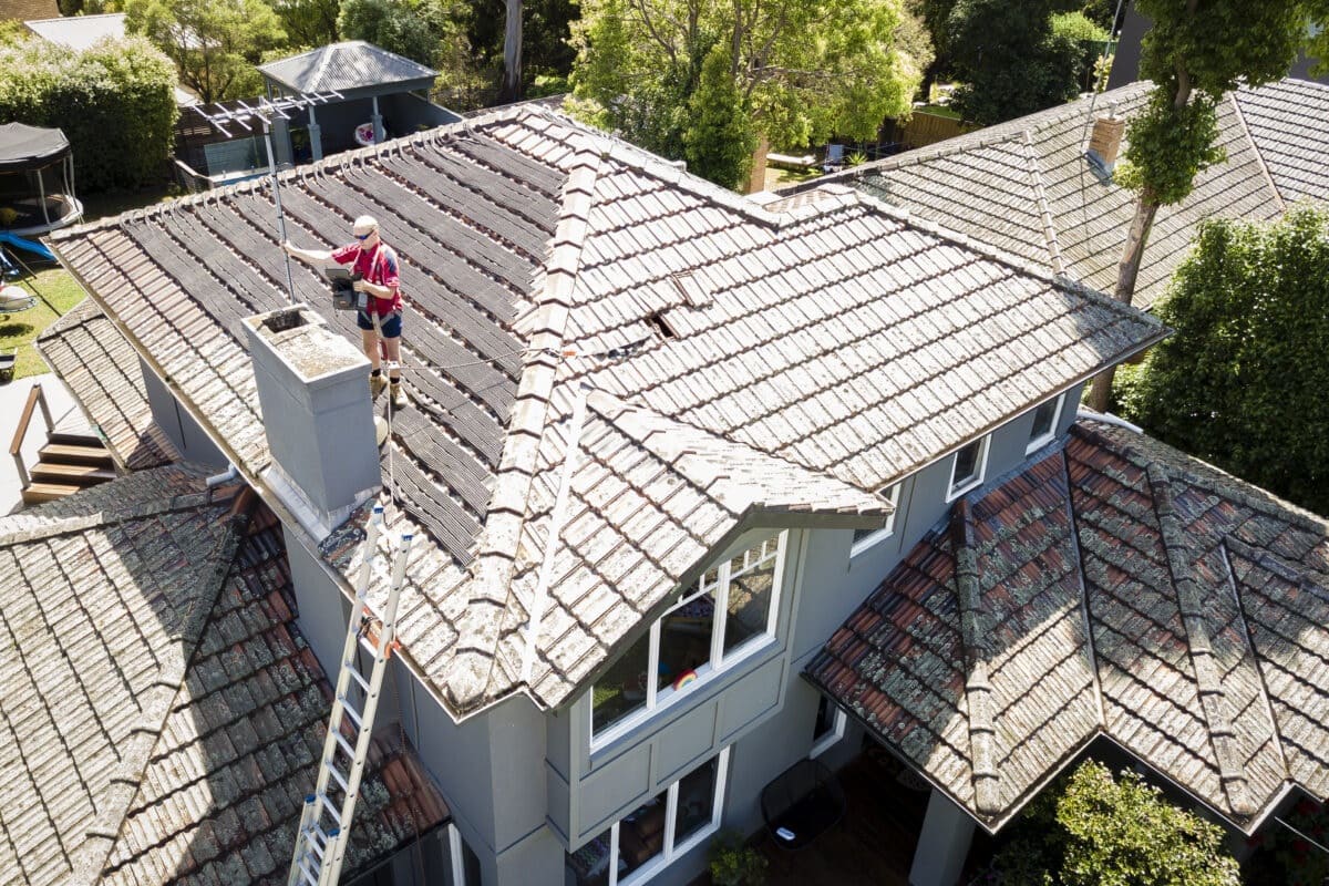 Who Installs Outdoor Antennas