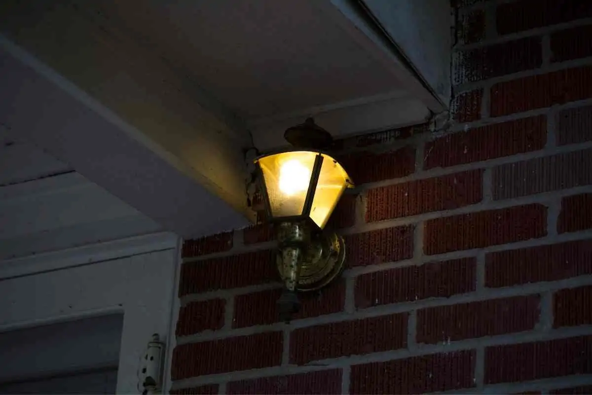 Why Is My Outdoor Light Flashing