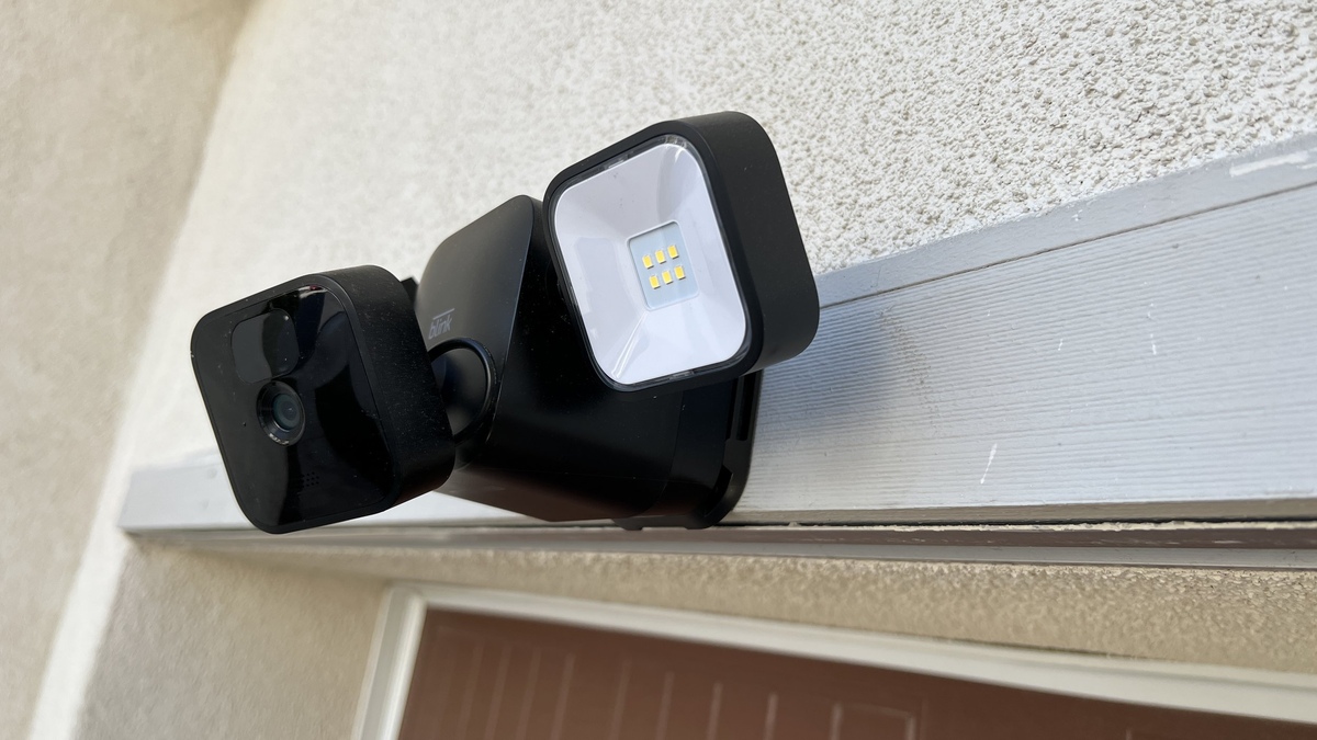 Why Is My Outdoor Sensor Light Blinking