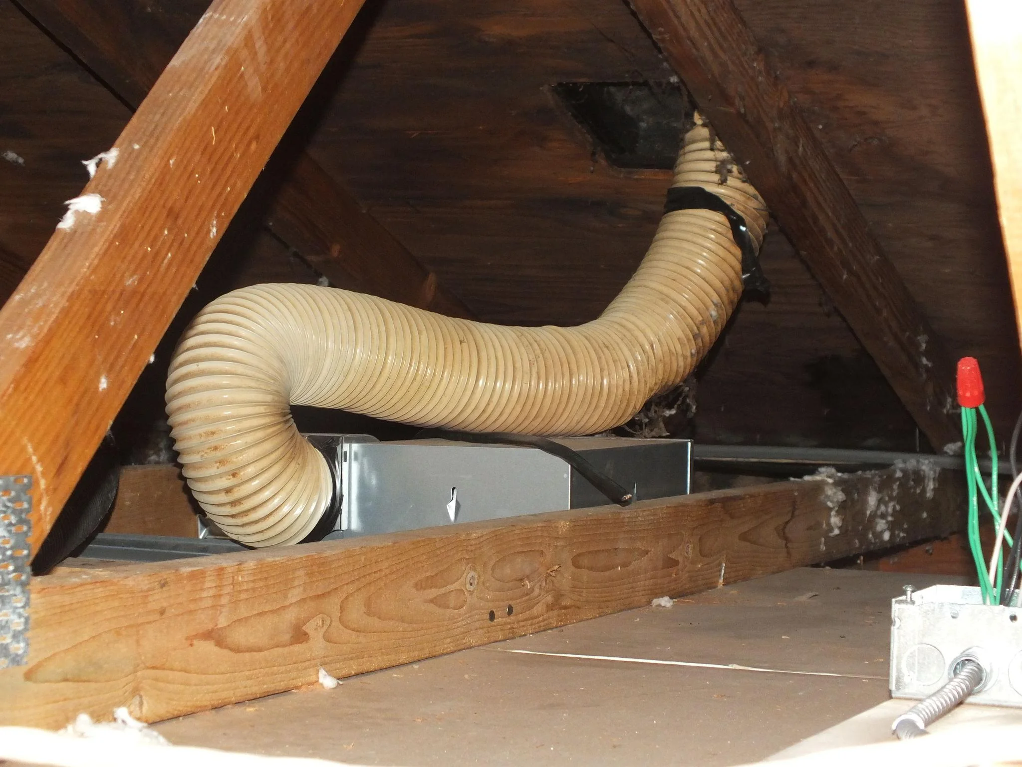 How Long Can A Bathroom Exhaust Fan Duct Be