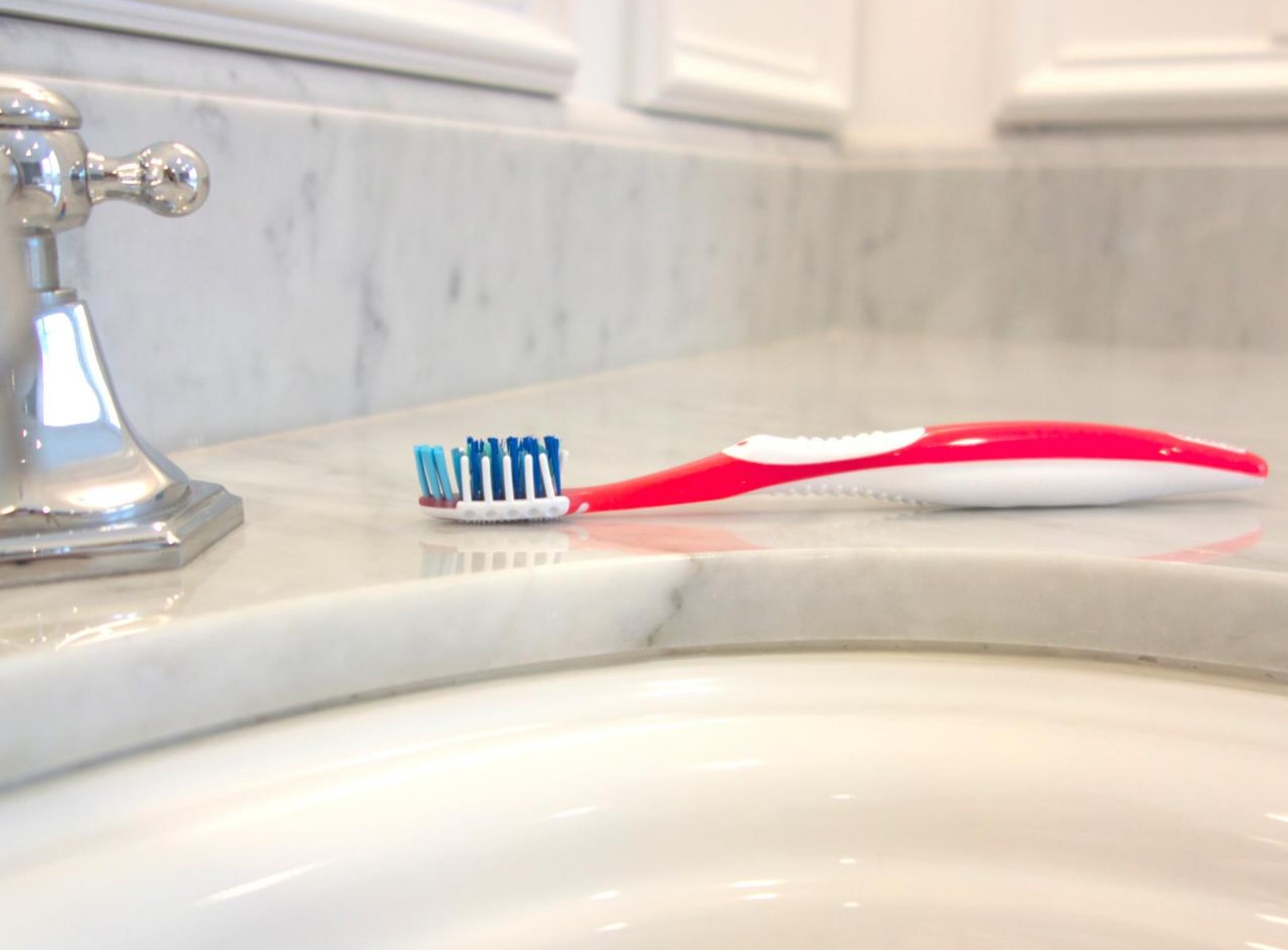 How Long Do Germs Live On A Toothbrush?