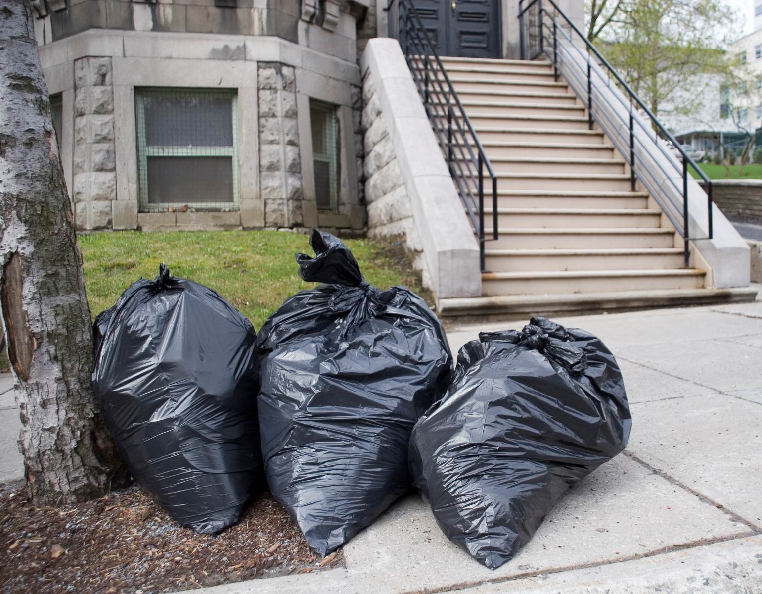 How Many Trash Bags Does The Average Family Use