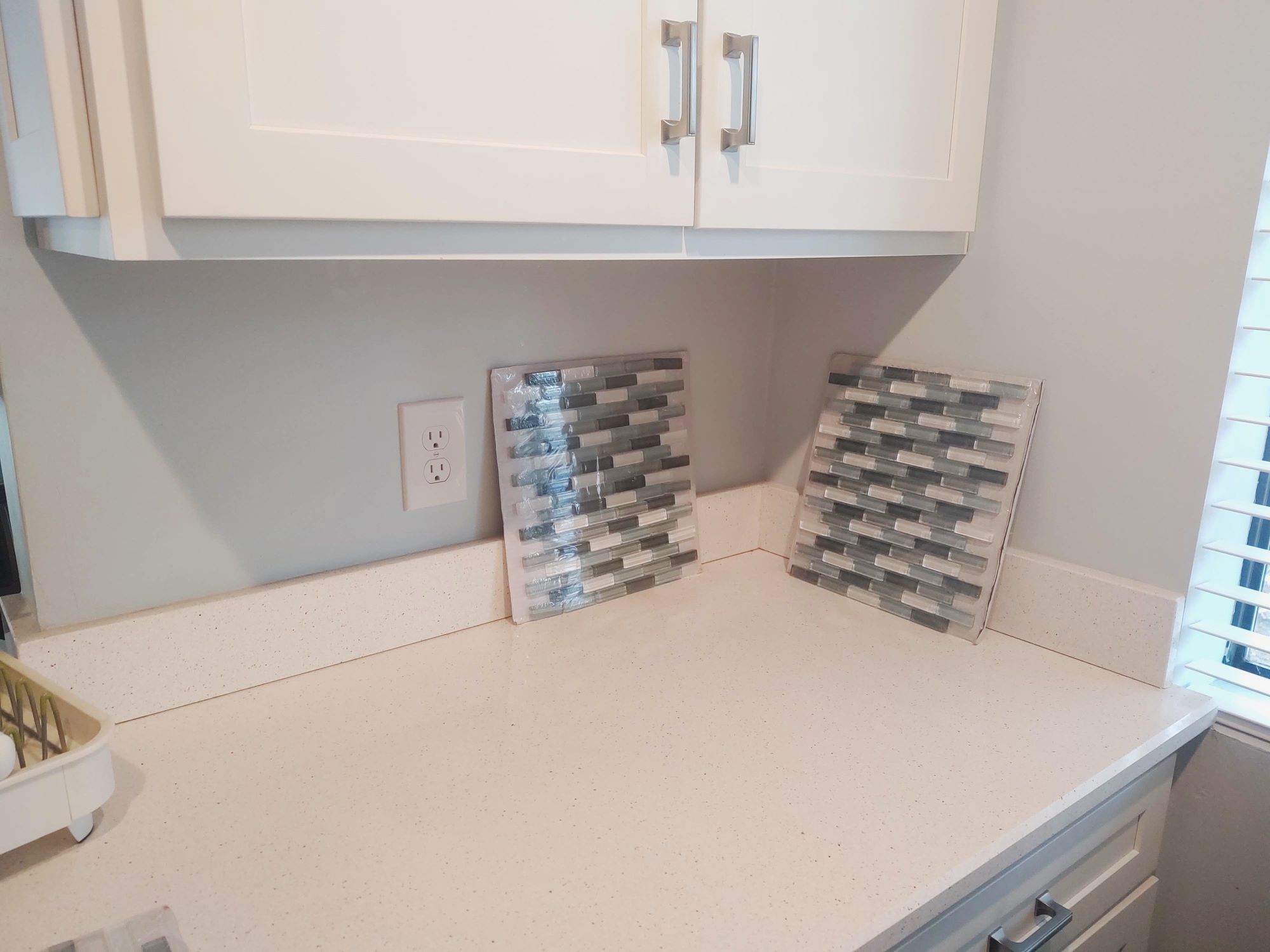 How To Attach Backsplash To Wall