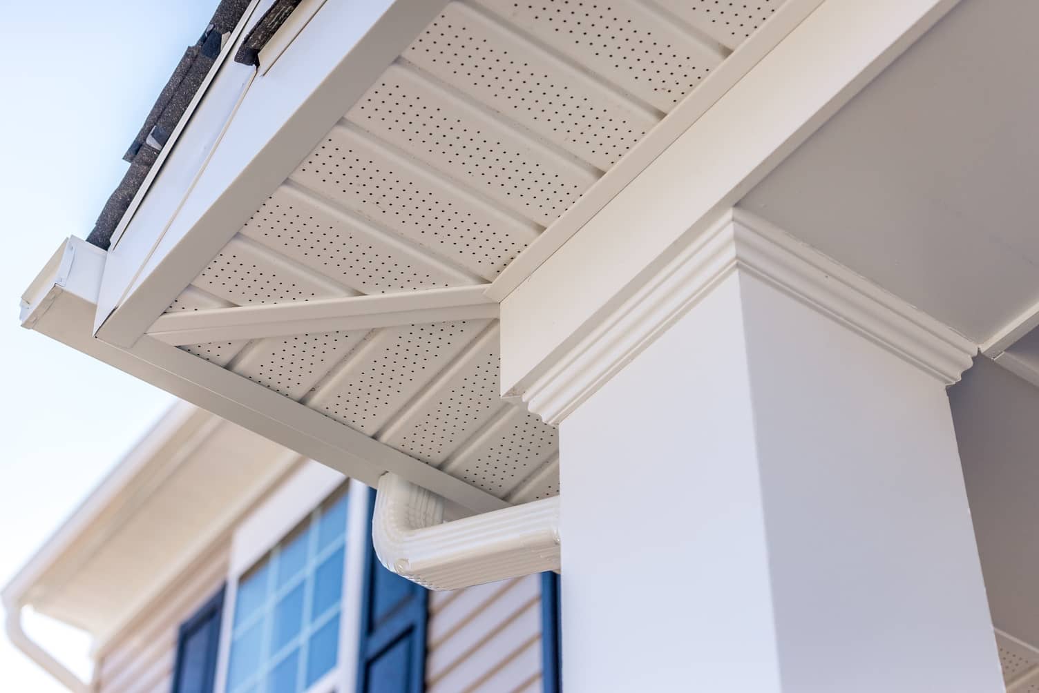 How To Clean The Eaves Of A House