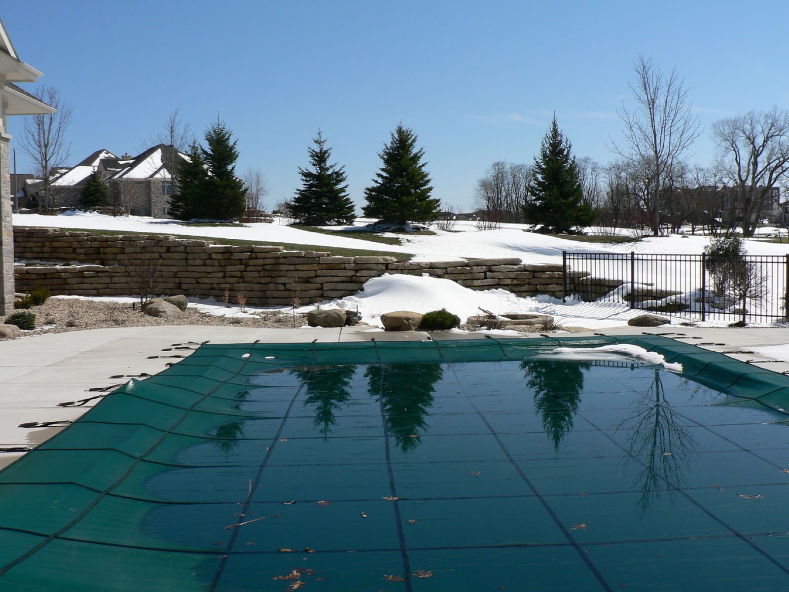 How To Close A Swimming Pool For The Winter