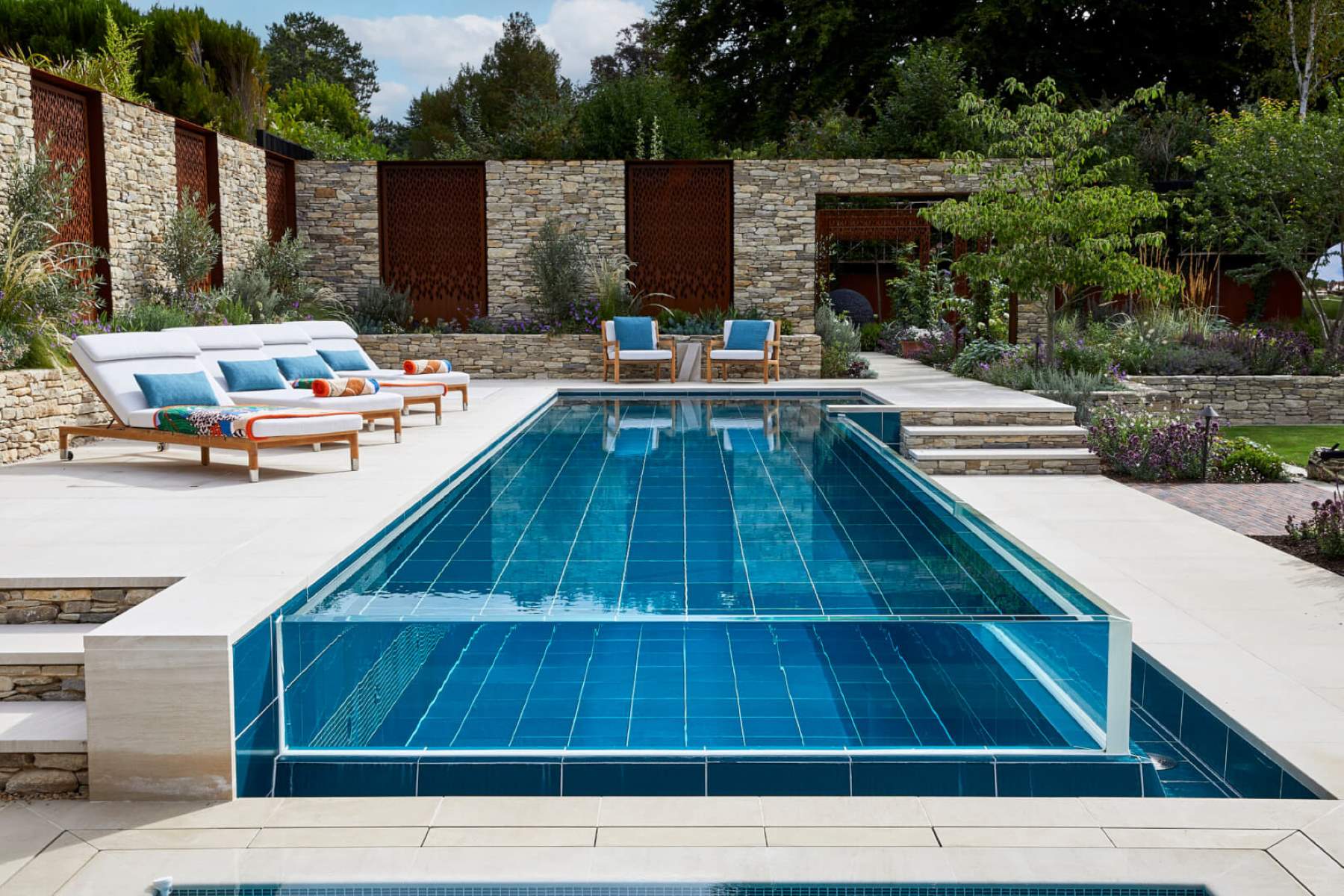 How To Design A Swimming Pool