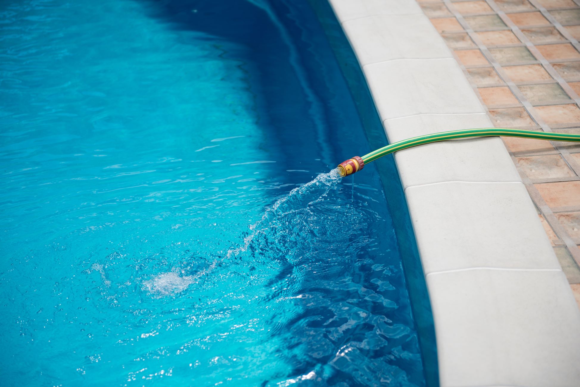How To Fill Up A Swimming Pool