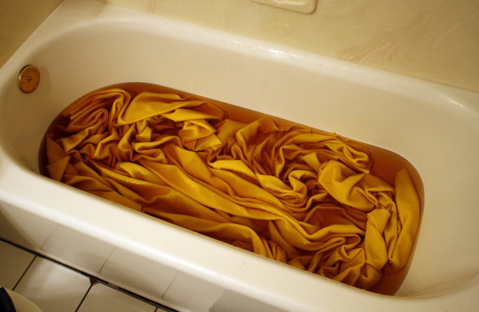 How To Get Fabric Dye Out Of Bathtub