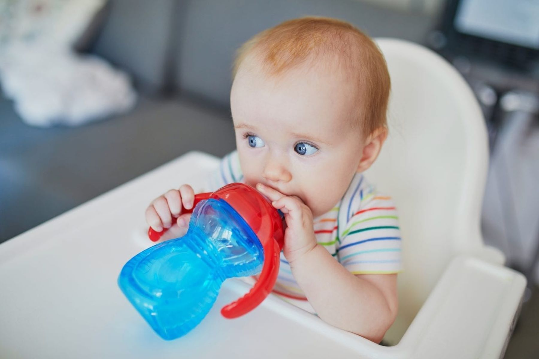 How To Introduce A Sippy Cup To A Breastfed Baby