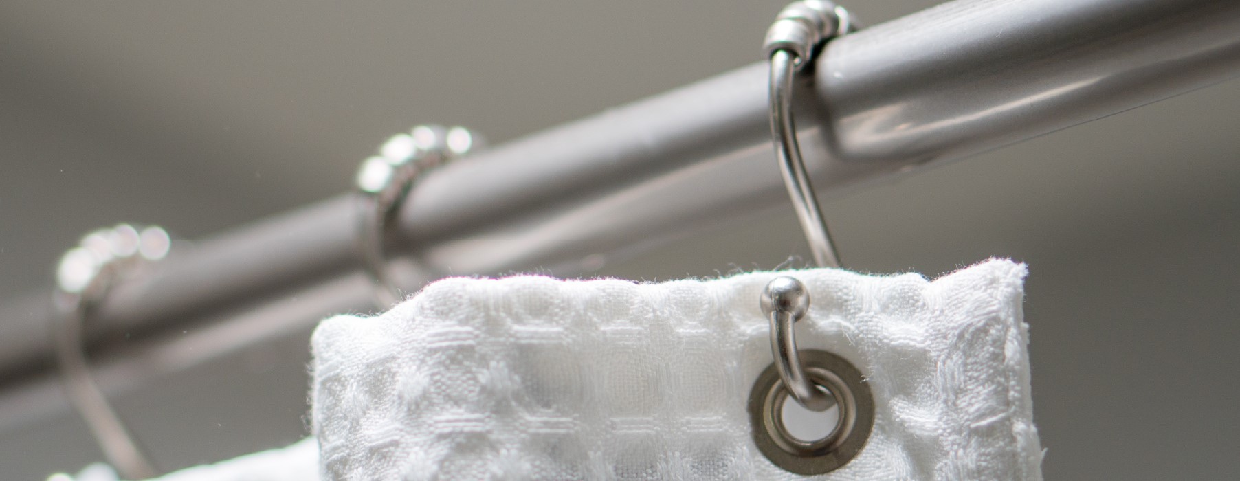 How To Lock A Shower Curtain Rod