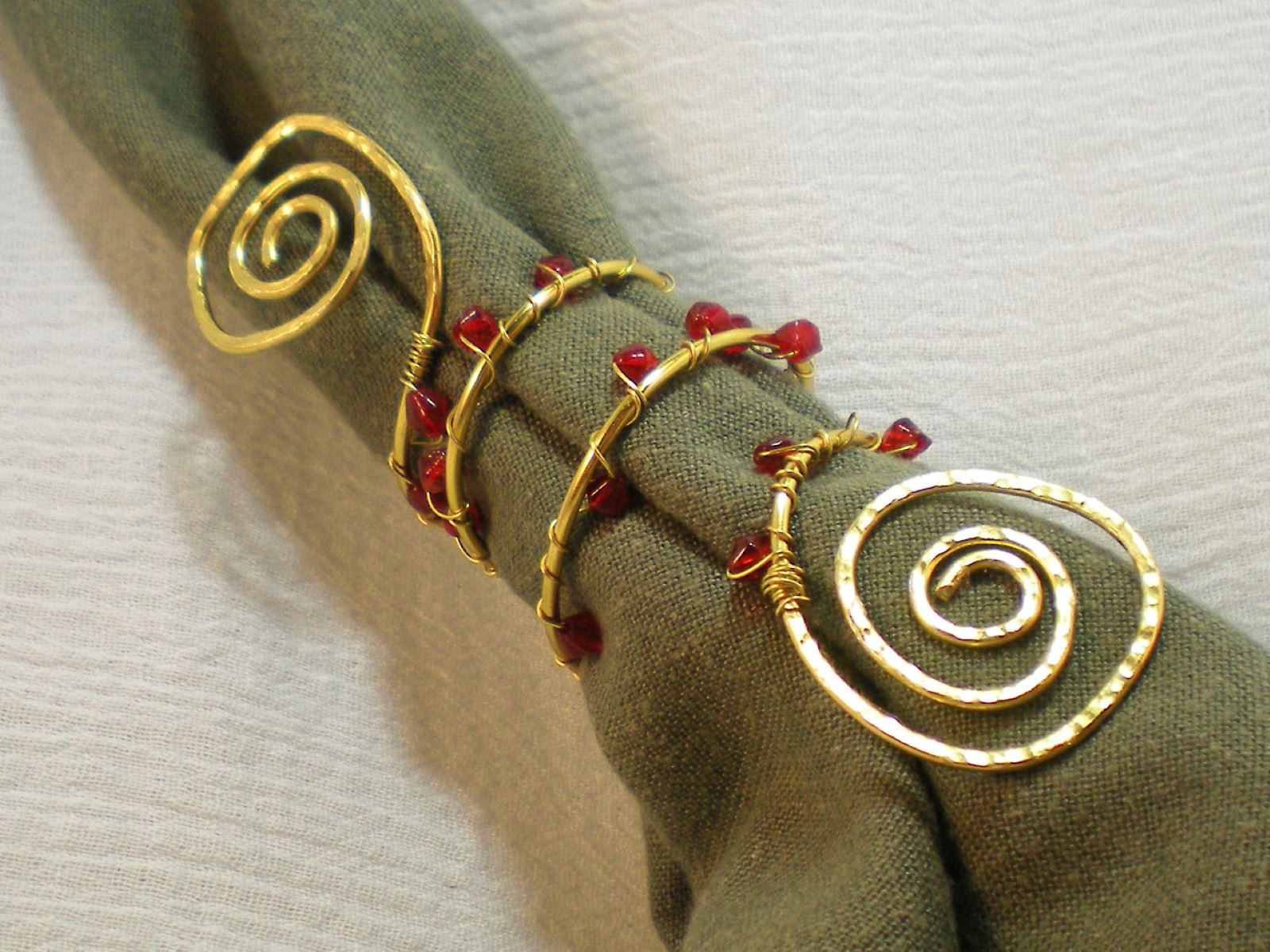 How To Make Wire And Bead Napkin Rings