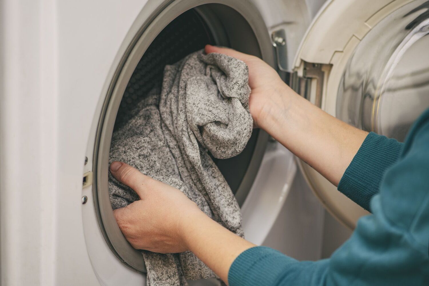 How To Make Your Washing Machine Smell Better