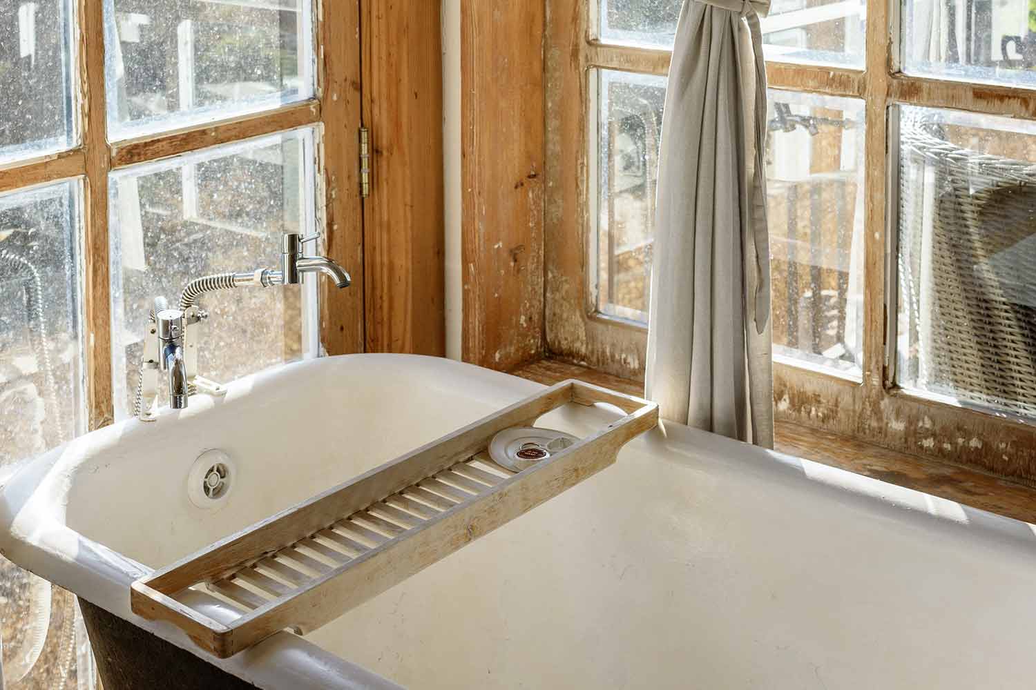 How To Plug An Overflow Drain In Bathtub?