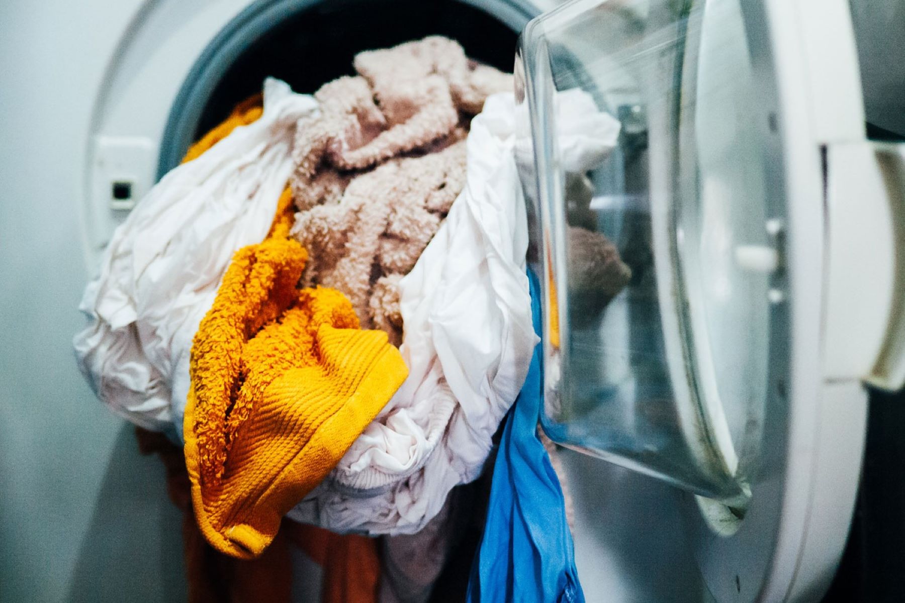 How To Prevent Clothes From Tangling In The Washing Machine
