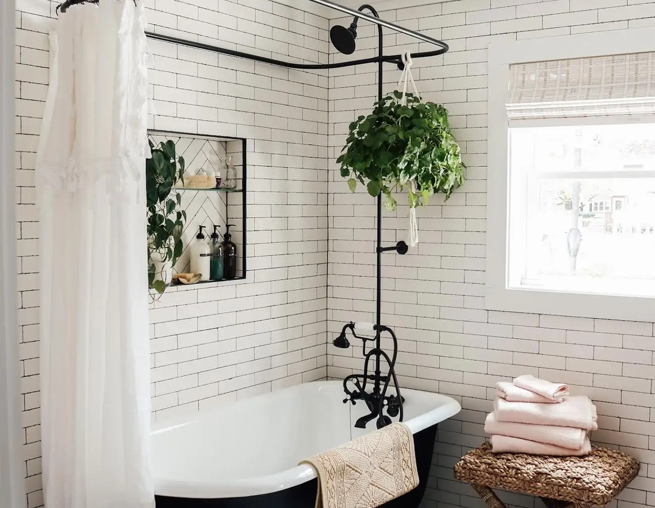 How To Put A Shower Curtain Around A Clawfoot Tub