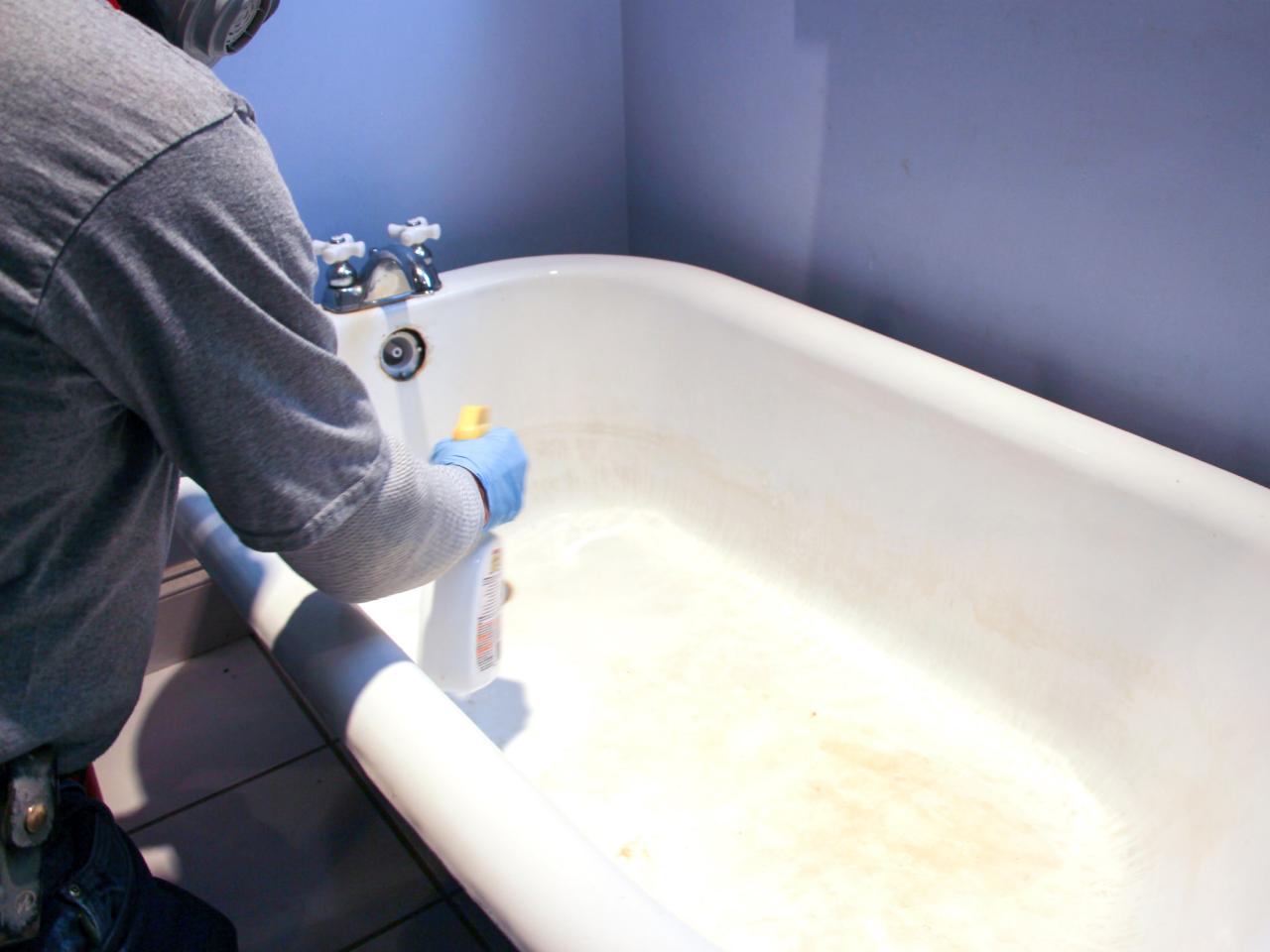 How To Refinish A Fiberglass Bathtub Yourself