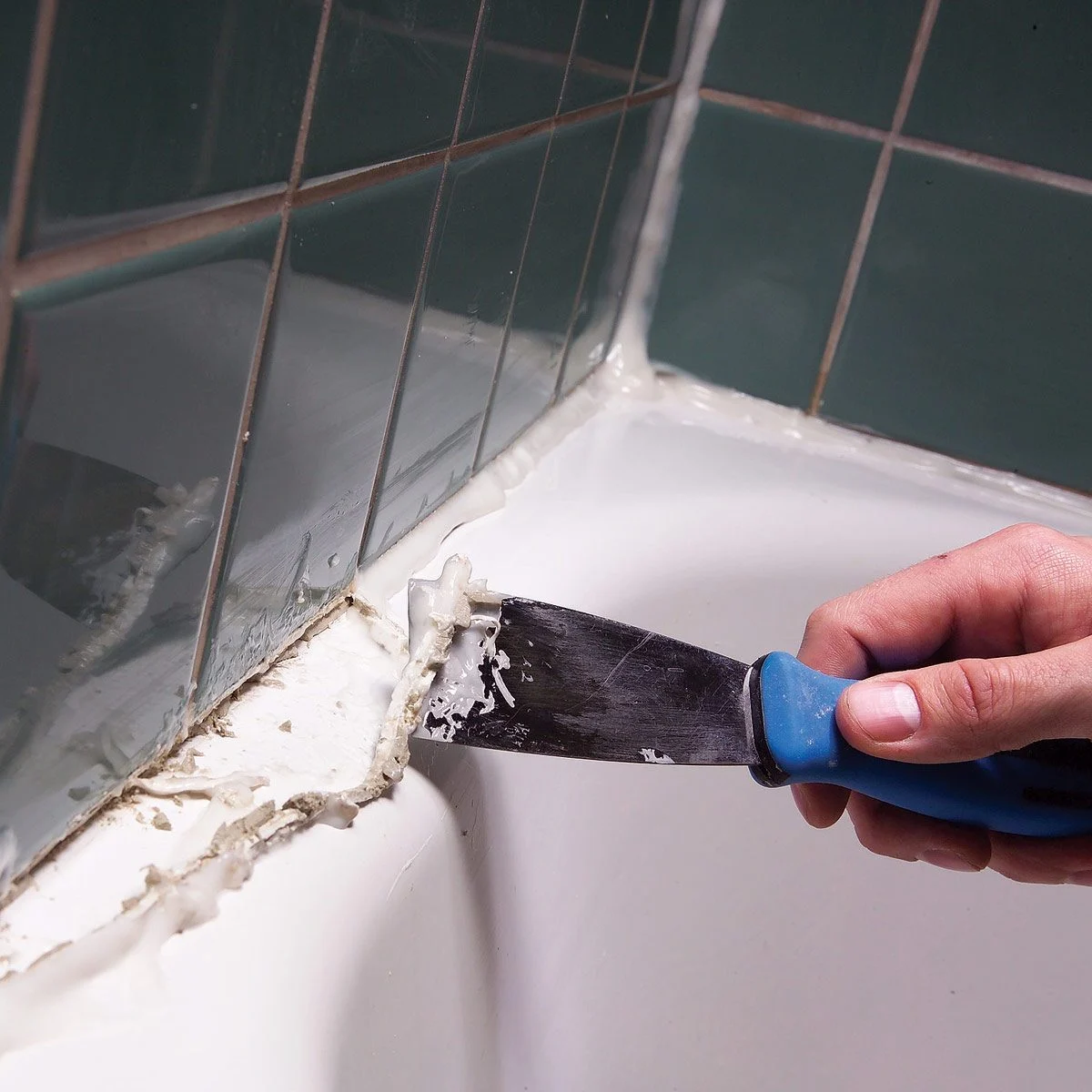 How To Remove Old Caulking From Bathtub