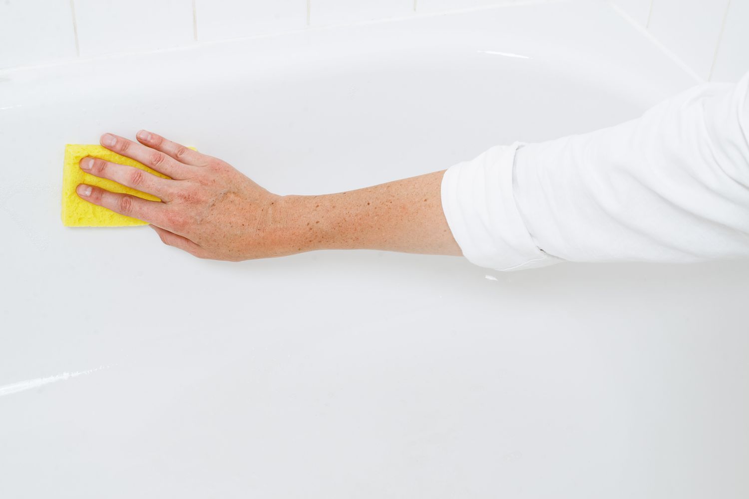 How To Strip A Painted Bathtub
