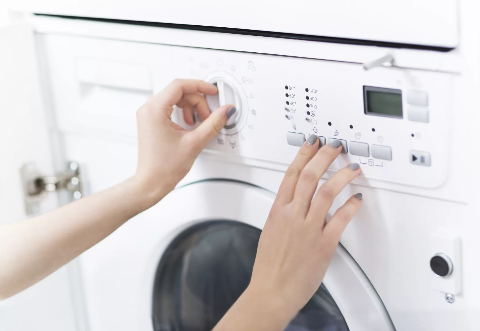 How To Turn On A Washing Machine