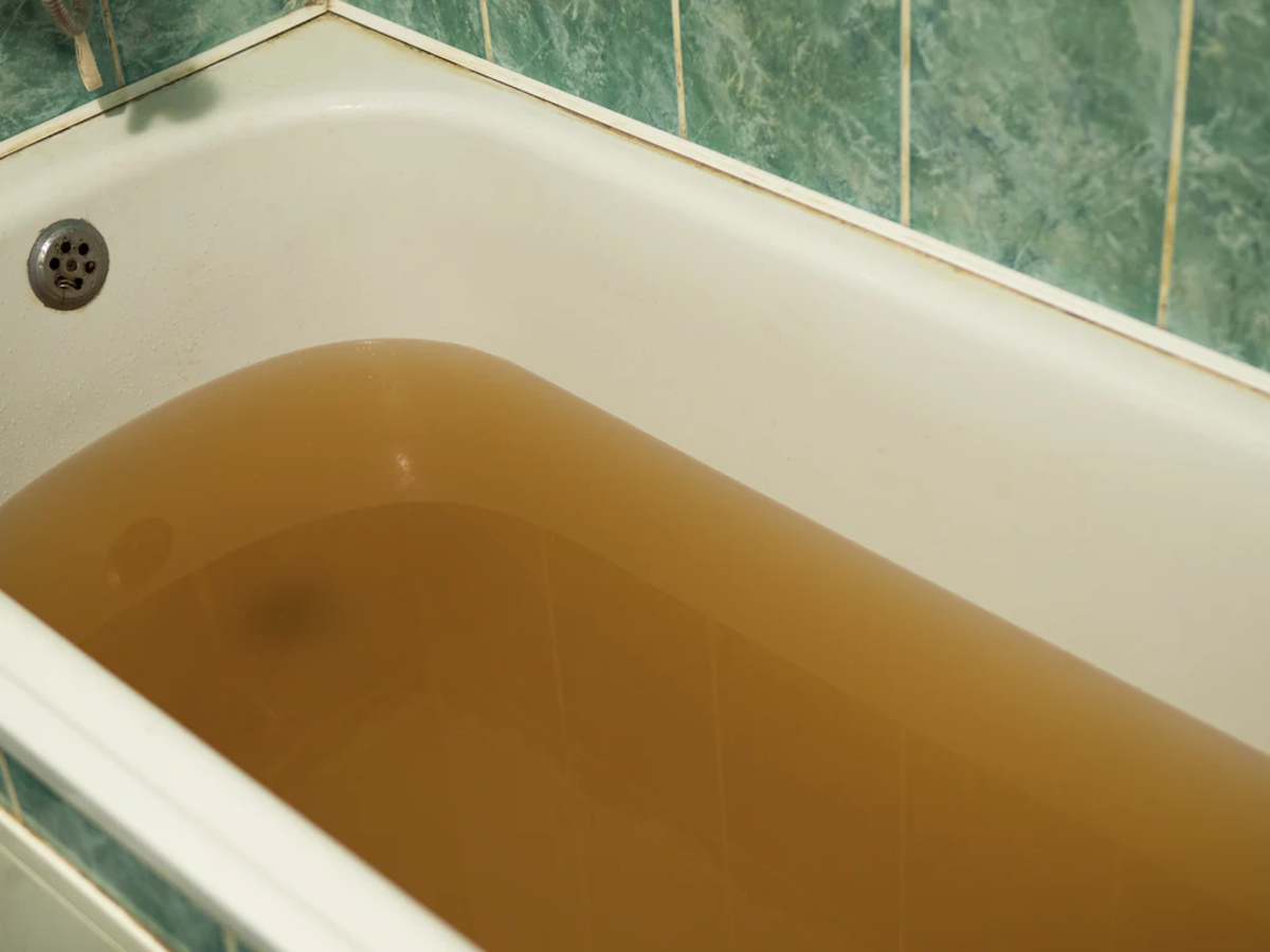 How To Unclog A Bathtub With Standing Water