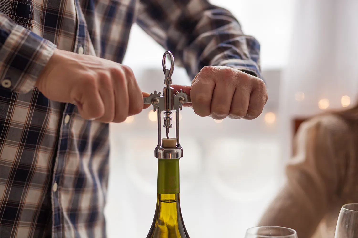 How To Use A Corkscrew Opener