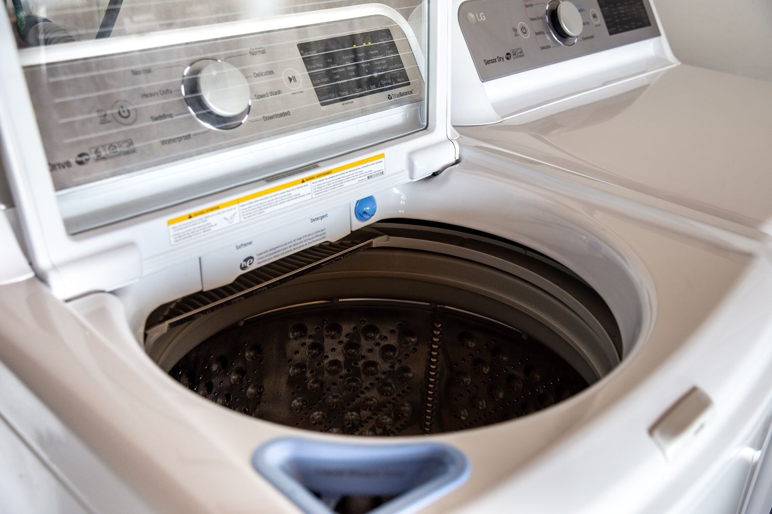 How To Use Bleach In An LG Top Load Washing Machine