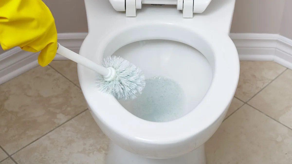 How To Use Clr To Clean Toilet Bowl