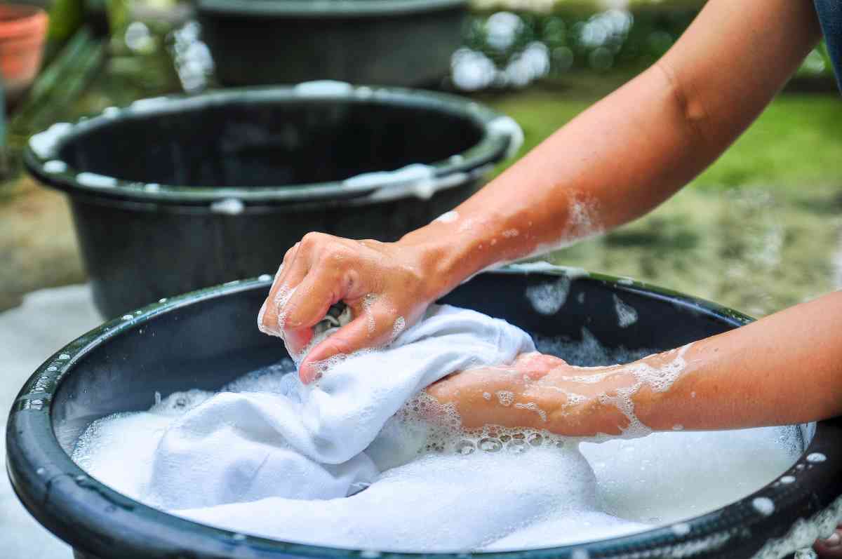 How To Wash Clothes Without A Washing Machine