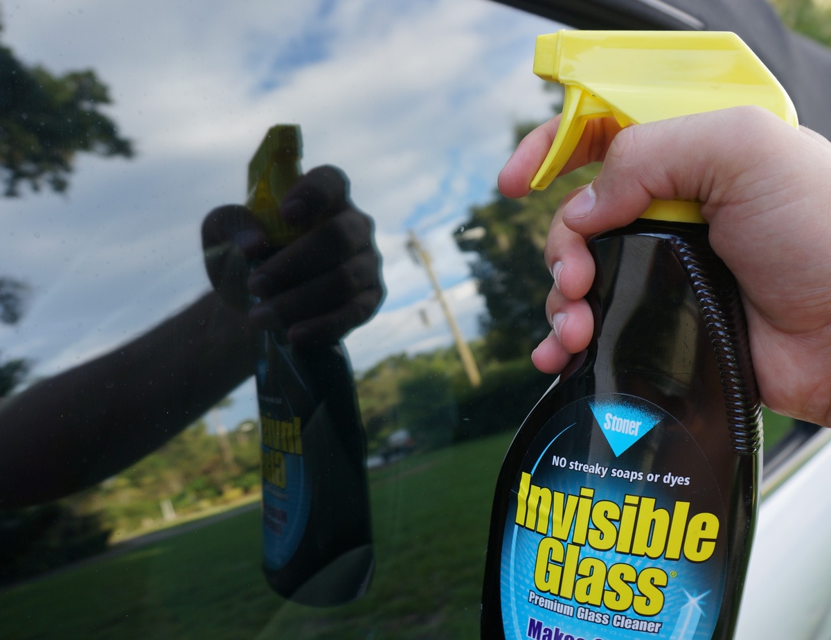 What Glass Cleaner To Use On Tinted Windows