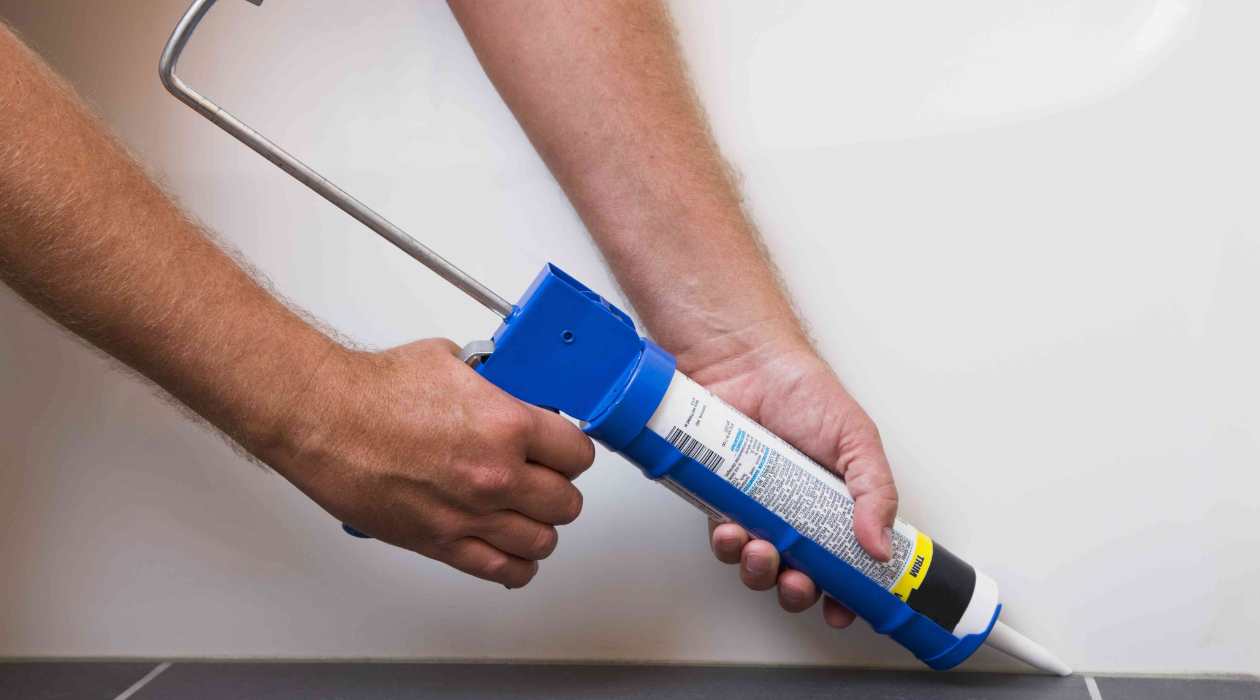 What Is The Best Caulk To Use On A Bathtub