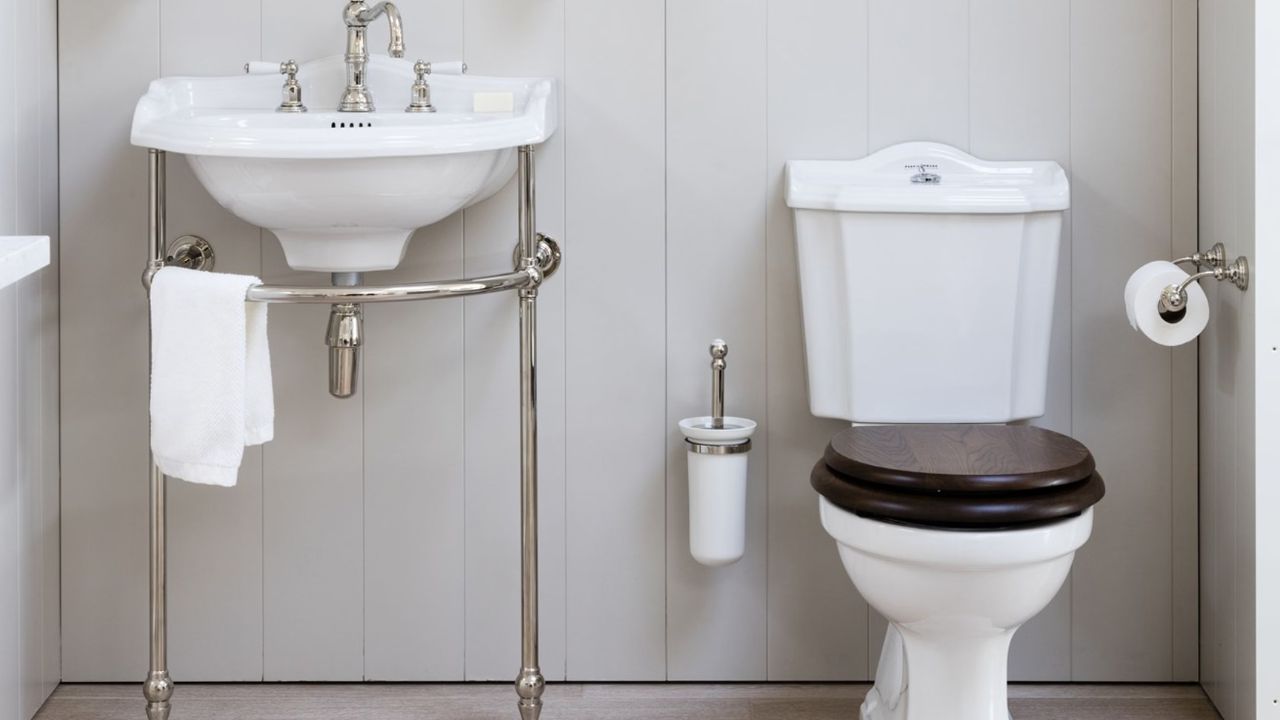 What Is The Best Material For A Toilet Seat