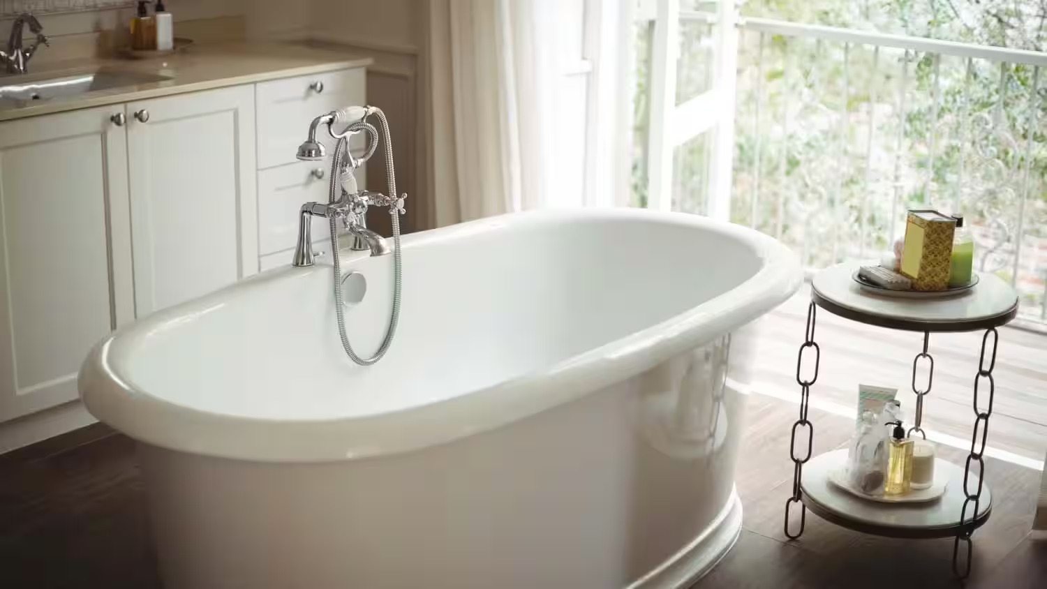 What Material Bathtub Is Best?
