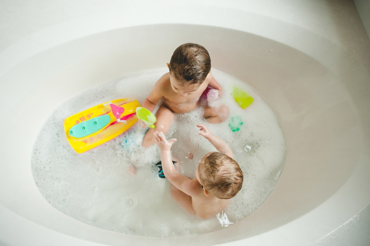 When Do Babies Use Bath Toys
