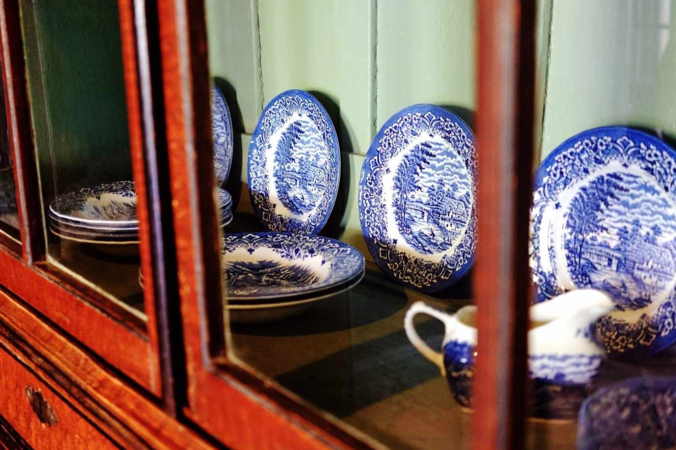 How To Organize A China Cabinet