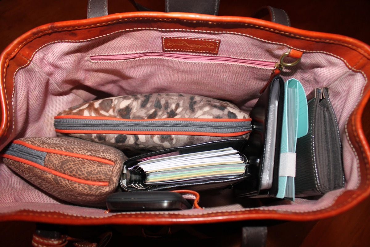 How To Organize A Purse