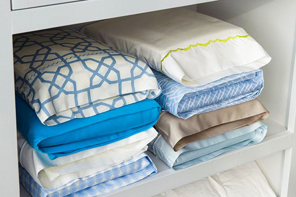 How To Organize Comforters And Sheets