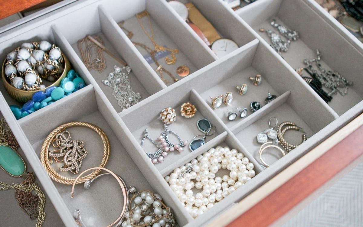 How To Organize Jewelry In A Drawer