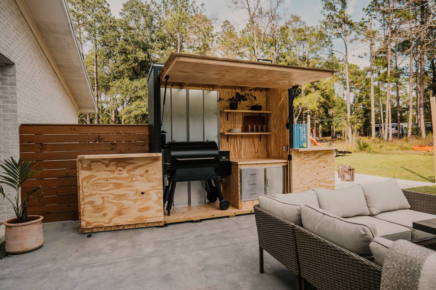 Backyard Grill Station Design: Outdoor Cooking Convenience