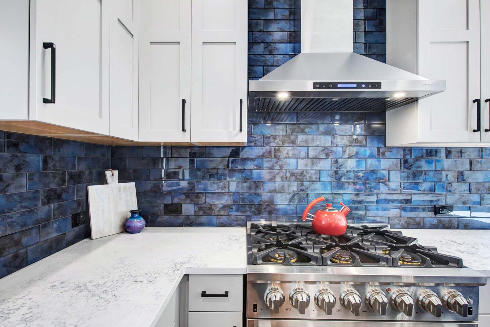 DIY Guide To Installing A Kitchen Tile Backsplash With Glass Accent Tiles