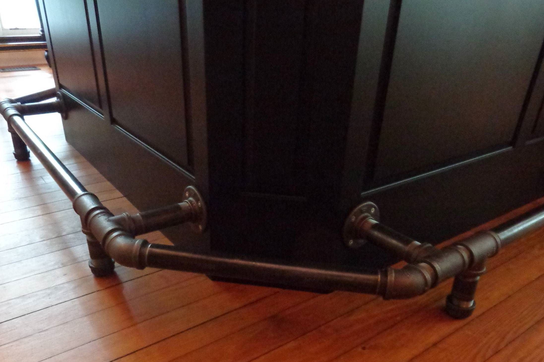 Home Bar Foot Rail Installation: Comfortable Seating Addition