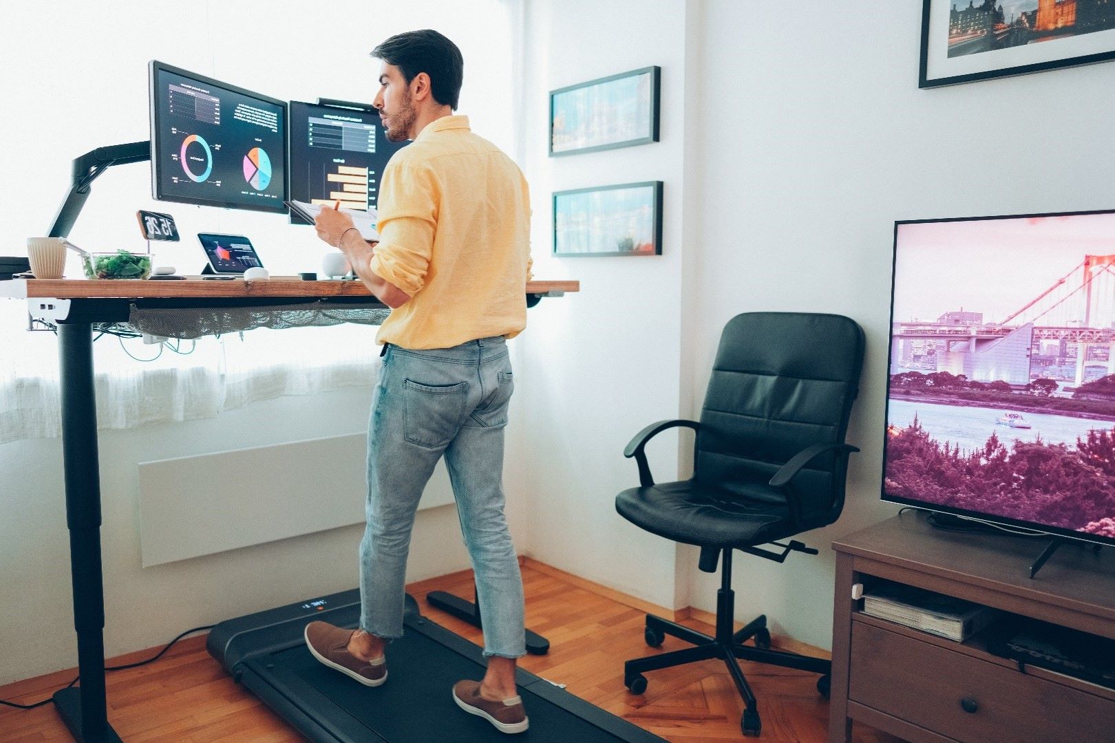 Home Office Desk and Treadmill Integration for an Active Workstation Setup