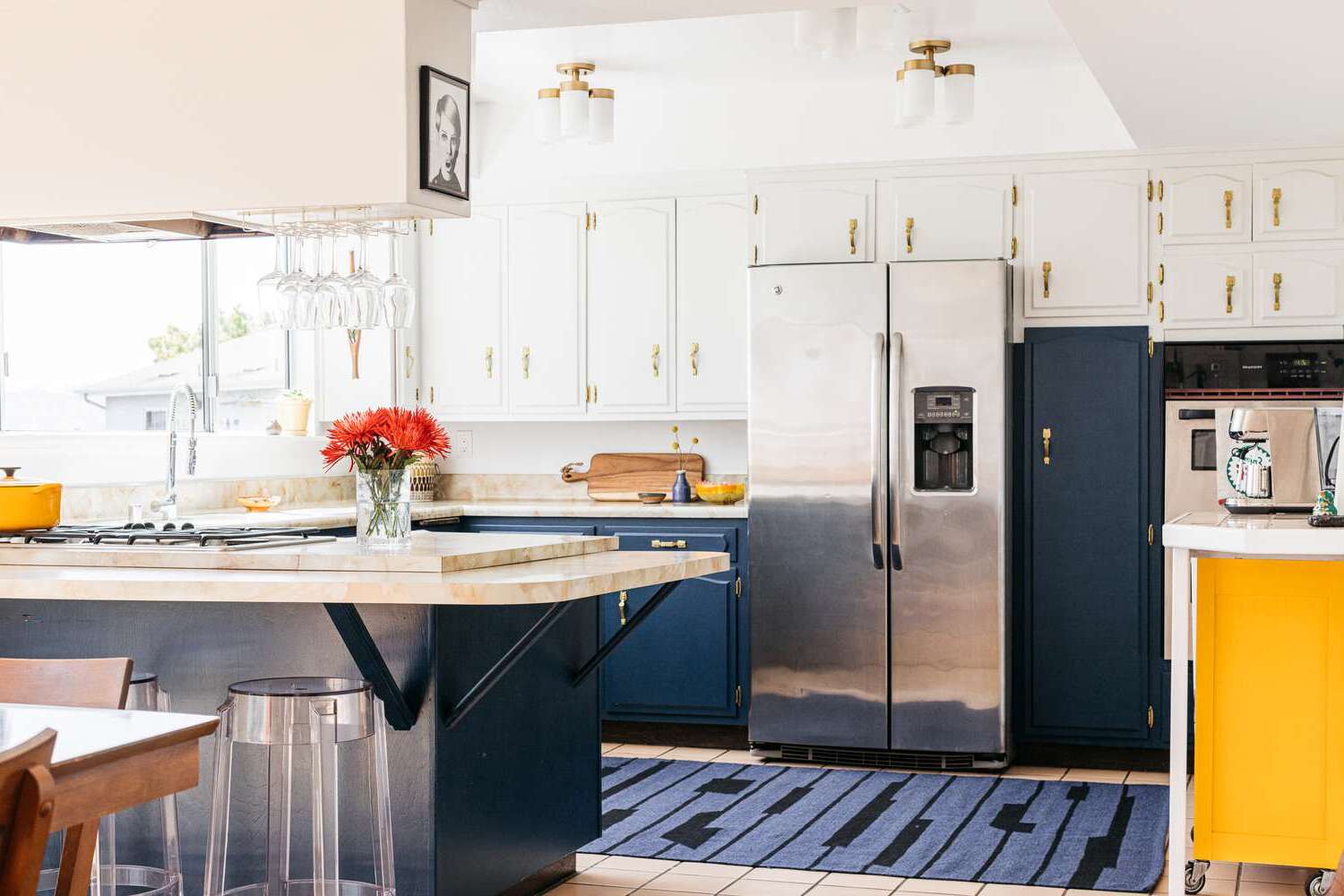 How To Choose The Right Paint Colors For A Coastal Farmhouse Kitchen