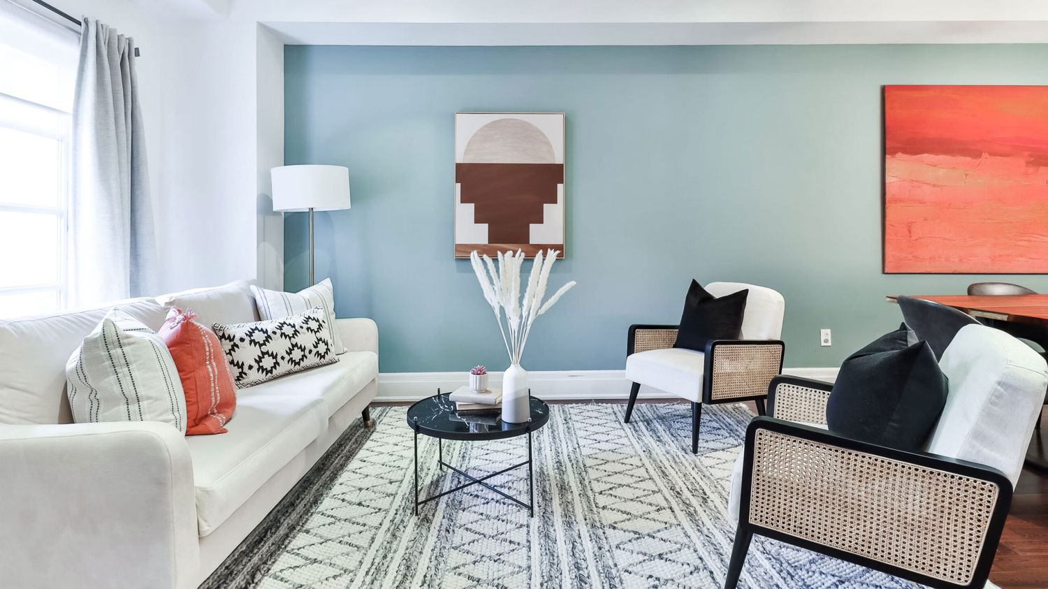 How To Choose The Right Paint Colors For South-Facing Rooms