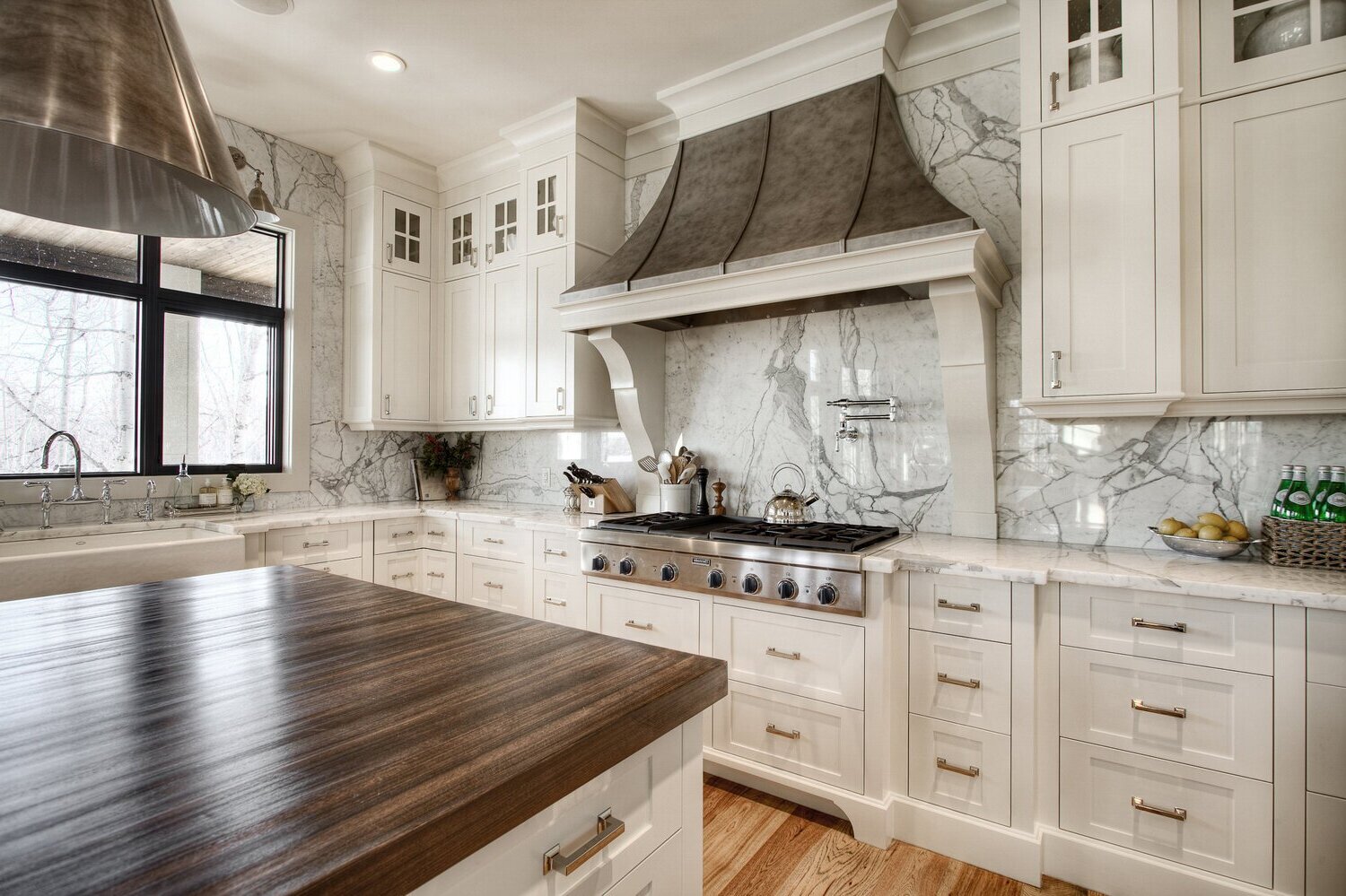 Metallic Backsplash Ideas: Add Shine to Your Kitchen