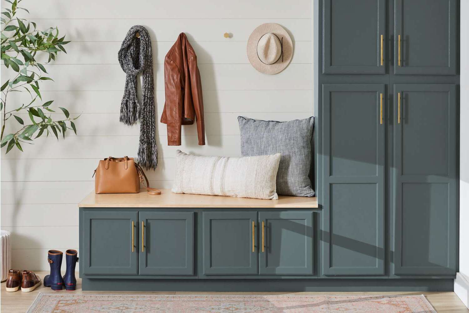 Mudroom Storage Ideas: Clutter-Free Entryway Solutions