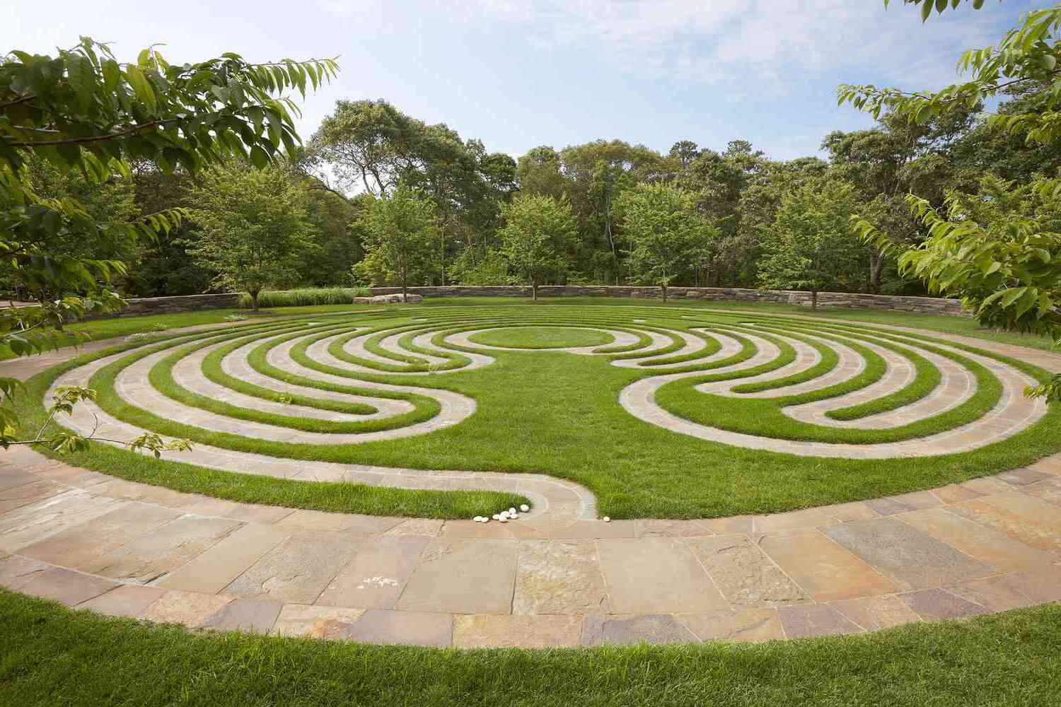 Outdoor Meditation Labyrinth Designs: Backyard Zen Spaces